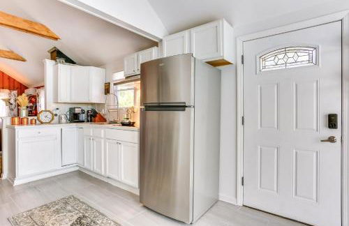 All-Season Vernon Township Lake House Retreat! - Foto 7