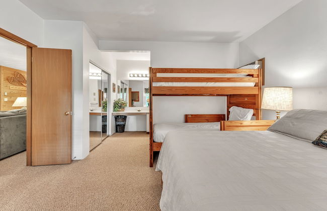 7 Springs Ski & Mountain Adventure Condo 2 Bedroom Condo by RedAwning - Foto 8