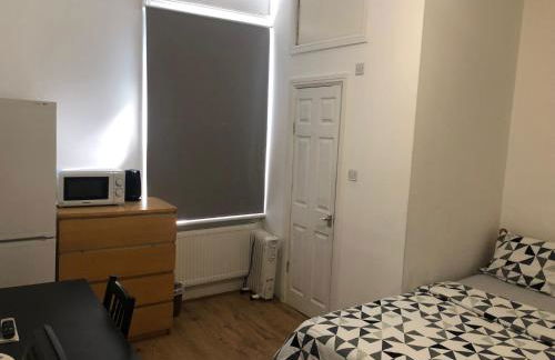 London DM x Weekly Monthly x Deals - Foto 11