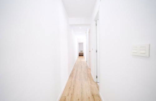 New Big City Center Apartment 4th floor no elevator - Photo 15