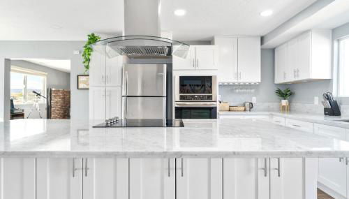 Desert Oasis - Firepit, Stargazing, Kitchen Essentials, 5 Acres, & Joshua Trees - Sleeps 6 Comfortably, 7 with Sofa, 8 Maximum - Foto 3, stove, dishwasher