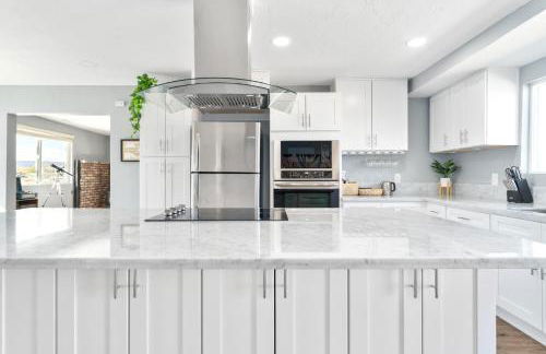 Desert Oasis - Firepit, Stargazing, Kitchen Essentials, 5 Acres, & Joshua Trees - Sleeps 6 Comfortably, 7 with Sofa, 8 Maximum - Foto 3