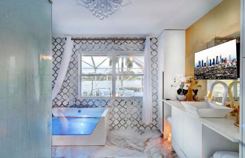 Stunning House with Beautiful Lake View - Foto 45