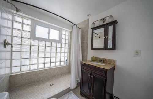 2Units 4BR 3BA Cape Cod Designer House - Foto 7