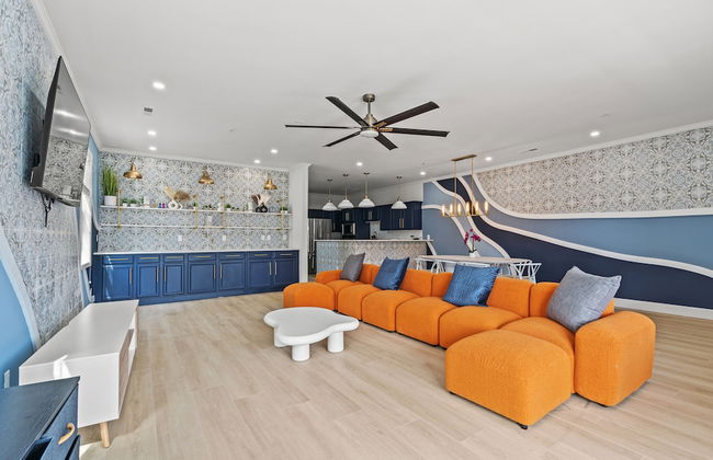 Luxurious Home with Theatre Room - Foto 16