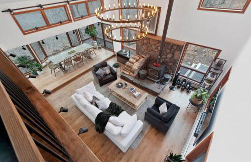 5 Star Gorgeous Cliffside Chalet with Panoramic Views - Foto 13