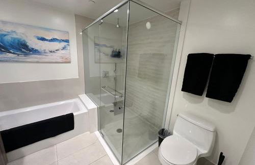 Century City Cozy 3 Bedroom Apartment with Parking 302,303 - Foto 49