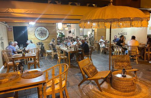 Amazing Sea View apartment with sun drenched terrace! - Photo 30