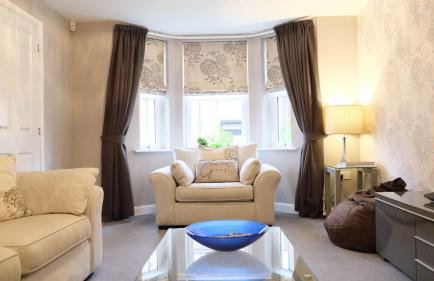 Spacious 4 Bedroom Home with Garden in Bedford - Foto 21