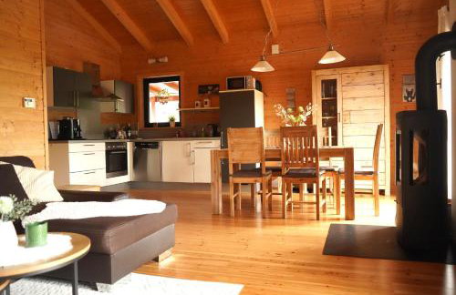 5 Sterne Ferienhaus Susi mit Kamin, Seeblick und 2 Terrassen - Foto 2