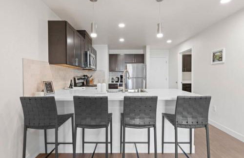 Walk to Riverfront Park! Downtown Gem w Pool Table 404 - Foto 2