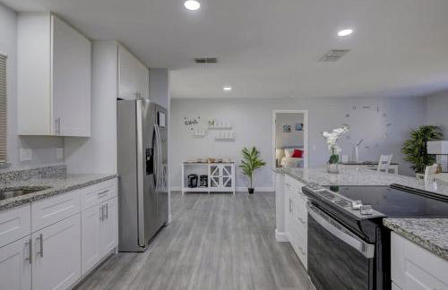 Family Fun Ping Pong BBQ Walk to Park Nearby - Photo 20