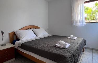 Sun n' Fun Apartments with Pool - Photo 31