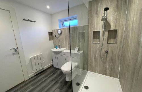 Spacious lodge with king sized bed - Foto 5