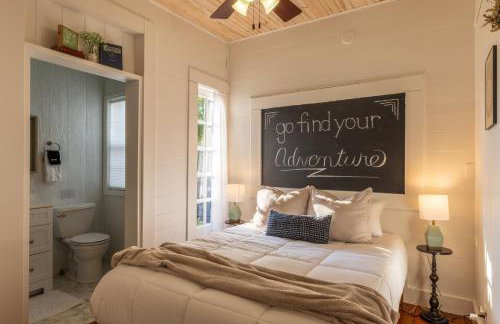 Cozy Spring Night HotTub Firepit PetFriendly Patio - Foto 4