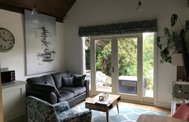 Lakes Apartments - Photo 1