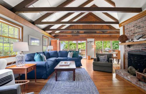 Great location with Water Views - Foto 7