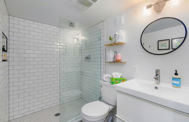 Mid-Century Vibes Basement - Foto 21