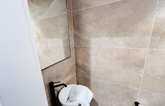 Beautiful one bedroom w balcony&parking - Foto 18