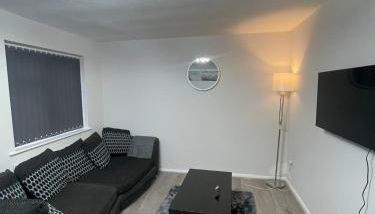 Spacious 3 Bedroom Home in Bletchley - Foto 3