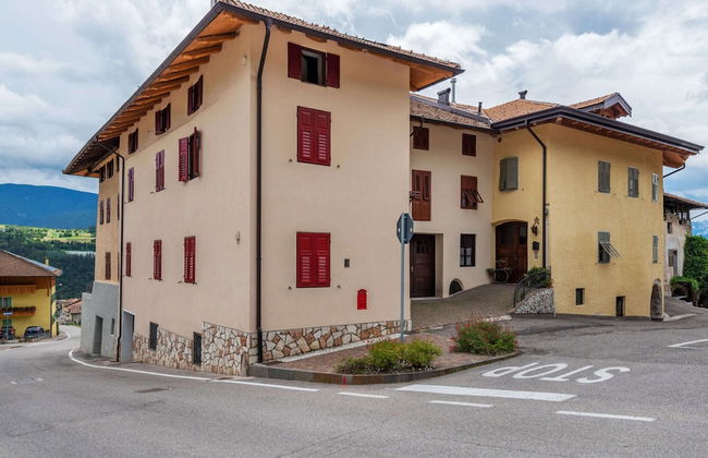 Belvilla by OYO Charming Apartment in Brez With TV - Foto 1