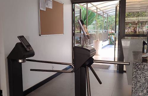 FLAT MODERNO NO SUDOESTE Wi-Fi Rápido e Próximo ao Parque - Foto 18