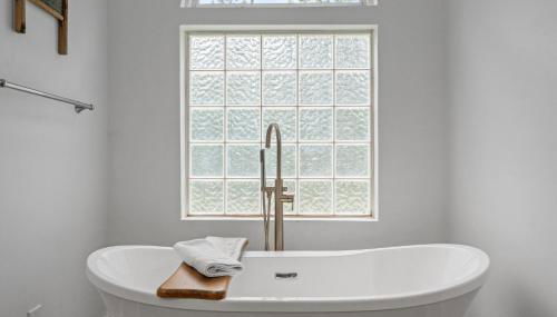 Grandma's Farm on 6 acres with Lighted Barn and River Access - Foto 5