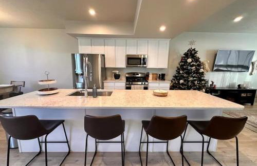 Newly Built Chic Utah Valley Gem l Theo - Foto 4