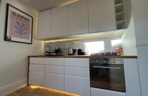 Restored Victorian Home with Private Garden - Foto 17