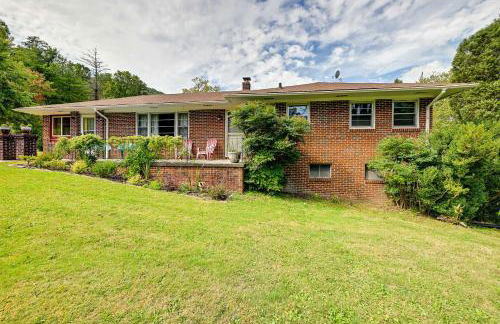 Pet Friendly Home with Hot Tub, Patio and Game Room! - Foto 41