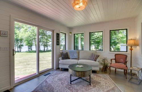 Lakefront Sunburg Vacation Rental with Boat Dock! - Foto 7