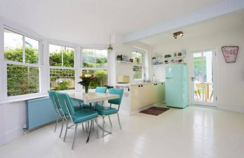 BRIARDENE AT BROADLANDS by BOURNECOAST - A Beautiful Large Family Home with a Garden and Parking in a Popular Area - HB7352 - Foto 8