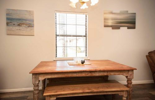 Lakefront Cottage with Private Hot Tub! - Foto 6