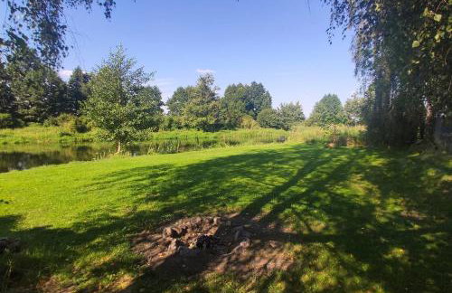 The hills at river - Foto 29