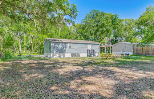 7 Mi to Crystal River Home with Yard and Fire Pit! - Foto 22