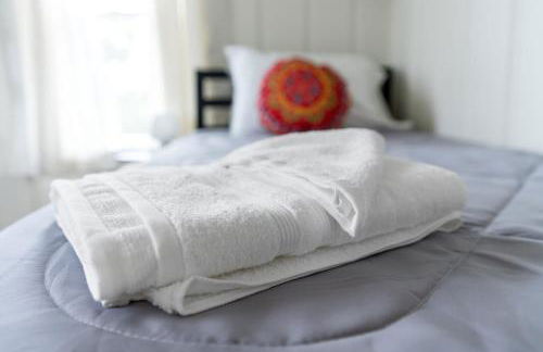 Seaside Serenity Steps to Beach Deck & Porch - Foto 77