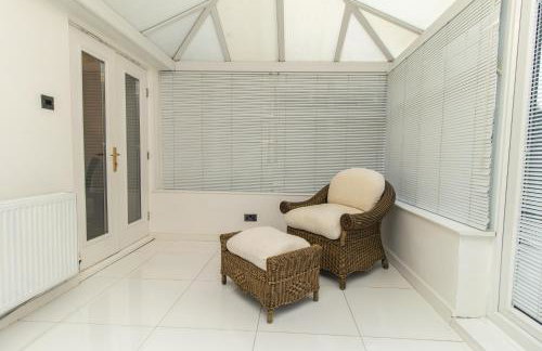 Free Driveway Parking, 3 Double Bedroom House, Quiet Private Estate, Fast WIFI, Ideal for Long Term Contractor, etc Stays, 3 miles 7 mins drive to Nissan, 15 mins to Sunderland Newcastle, Regular Housekeeping Options - See Our Site for Assurance - Foto 16