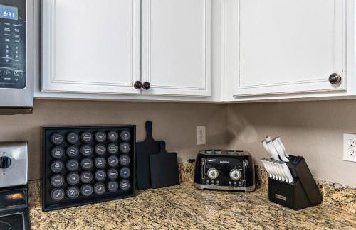 Chill and Relax Luxury Retreat with Pool Spa Game Room and Steam Room - Foto 29