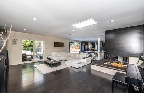 Luxury 3BR with Cabana Oasis Pool & Style - Foto 14