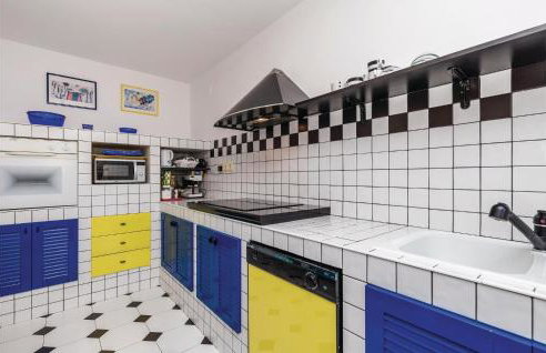 4 Bedroom Gorgeous Home In Jurdani - Photo 31