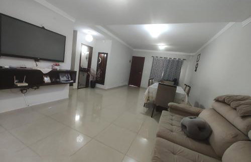 Sobrado grande disponível em ótima localização - Foto 14