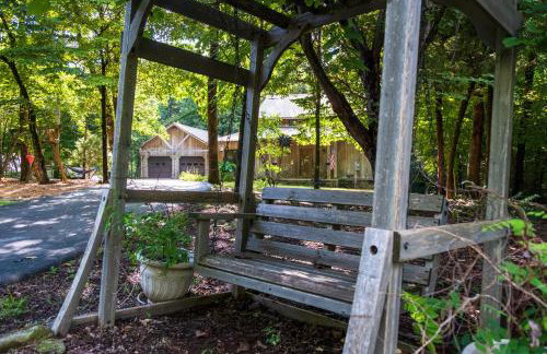 The Wagon Wheel Cabin Hot Tub Sleeps 10 Spacious - Foto 2