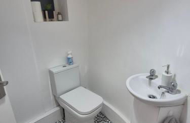 Cosy 2 Bedroom Macclesfield House - Foto 9