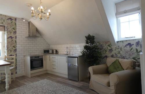 Welcome to Hazelwood, The Mount Somerton Apartment - modern and fully equipped, Private off-street parking, Near Glastonbury Tor, The spectacular Wells Cathedral, Stourhead, Sherborne Abbey, Millfield School, Clark's Village - Foto 45