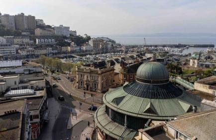 Stylish Studio Apartment on Torquay Harbourside! - Photo 3