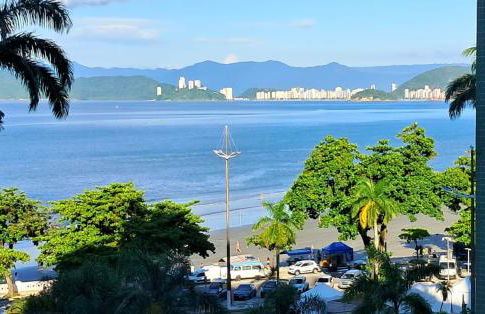 Ponta da Praia amplo 3dorm 3ban frente ao mar - Foto 55