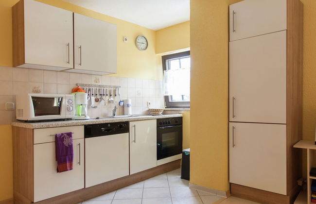 A Modern Apartment in the Hunsruck Region's Romantic Drohn Valley - Photo 9