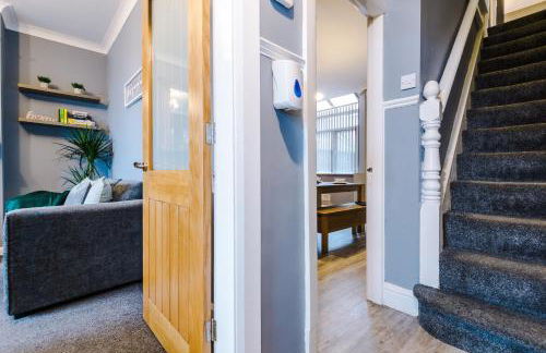 Spacious Modern Chester Home - Great Location - Photo 50