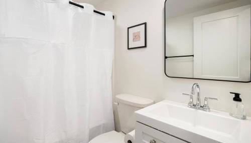 The Silo 8 - Modern 2BD in a Quiet Neighborhood - Photo 4