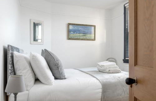 Sunset Retreat - Photo 21